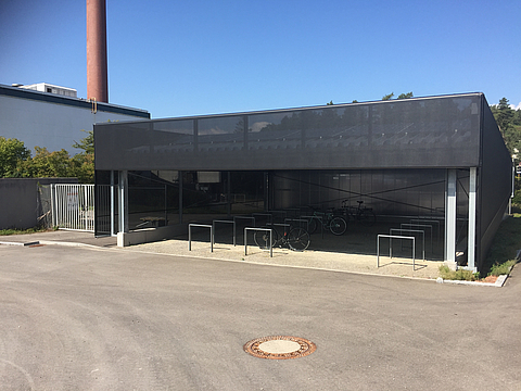 Bicycle shelter clad with Tectura windbreak nets