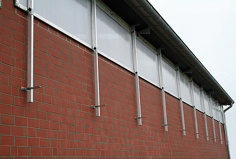 Lifting window as a ventilation system on the indoor riding arena