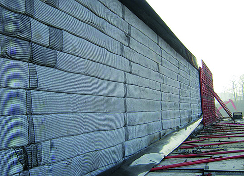 Relieving congestion on a border road using Fortrac gabions.