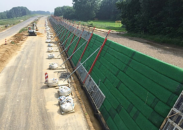 Construction of a steep embankment alongside a motorway