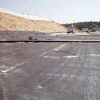 Basic waterproofing for landfills: Geogrid and NaBento® clay liners
