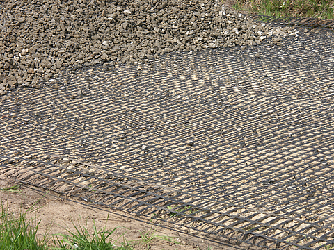 Close-up of installed Basetrac Grid